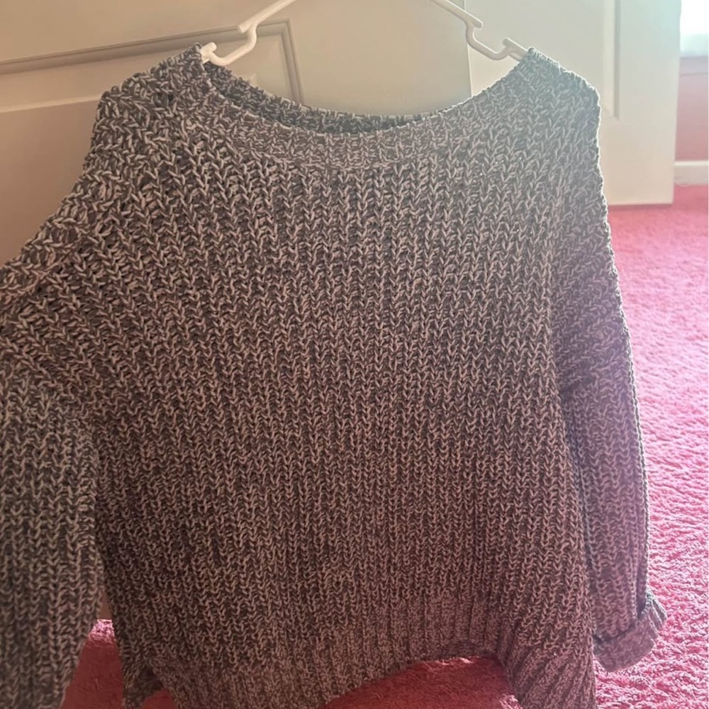 Women’s American eagle chunky knit sweater size small color grey